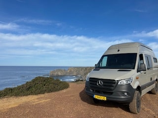 the-camper-rent-model-the-outcast